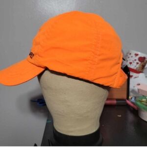 GORE-TEX blocks liquid water while allowing water vapor to pass through